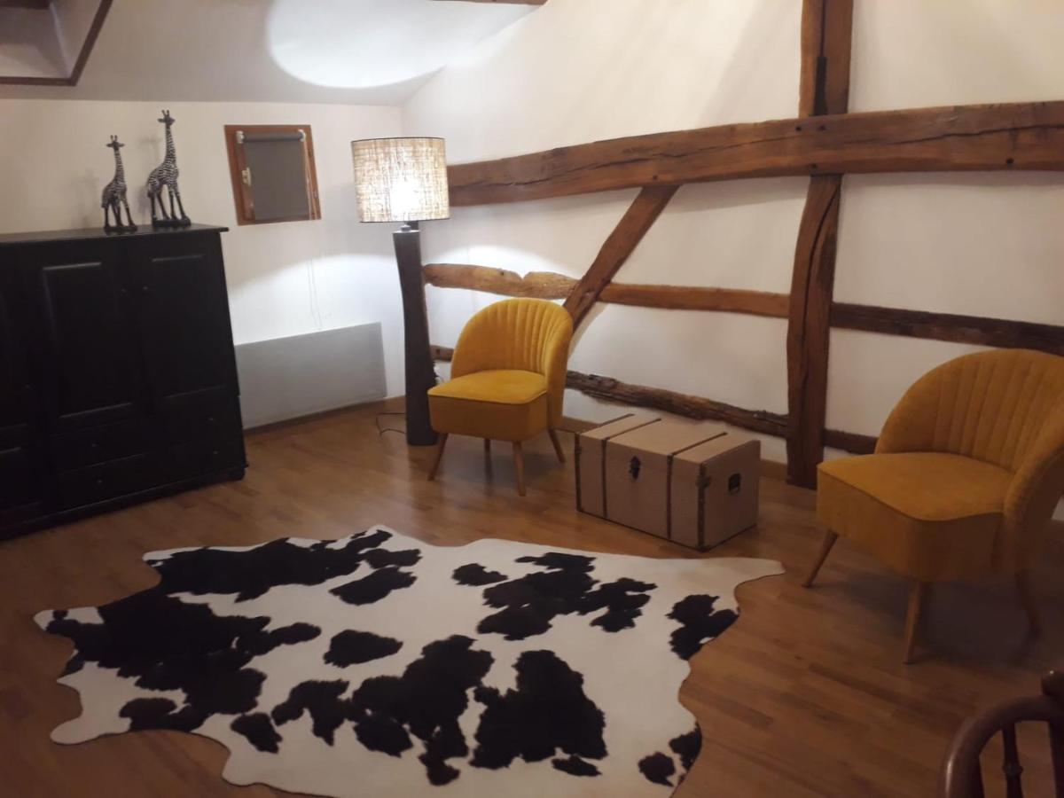 Maison De Campagne Avec Cheminee Et Exterieur La Neuville-aux-Bois Exterior photo
